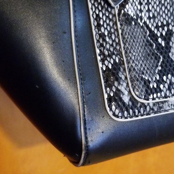 Vera Bradley Ella Tote - Picture 6 of 8